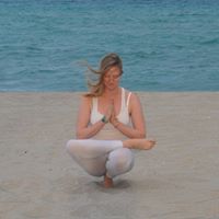 Julia Atkinson Photo 34