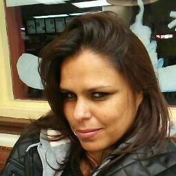 Elizabeth Estrada Photo 10