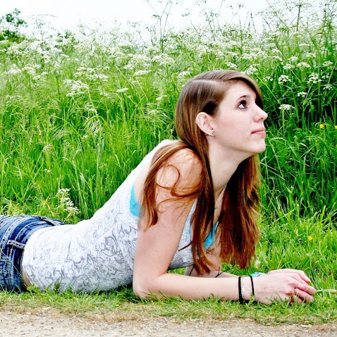 Julia Lange Photo 24