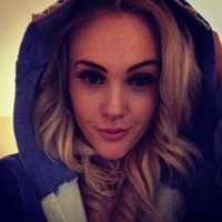 Sarah Blood Photo 6