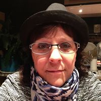 Sandra Schmitt Photo 14
