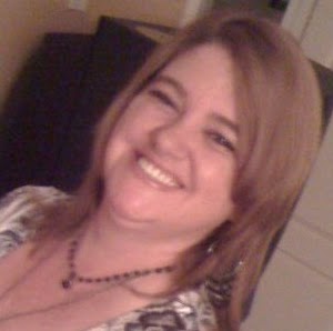 Laurie Collins Photo 33