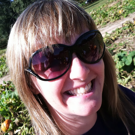 Amy Bowles Photo 7