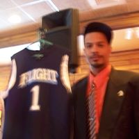 Kevin Locklear Photo 10
