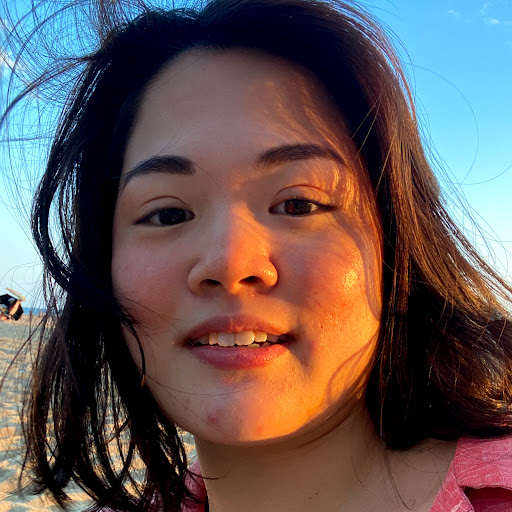 Laura Lin Photo 21