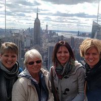 Laurie Reinhart Photo 7