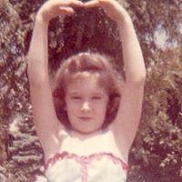 Debra Roth Photo 30