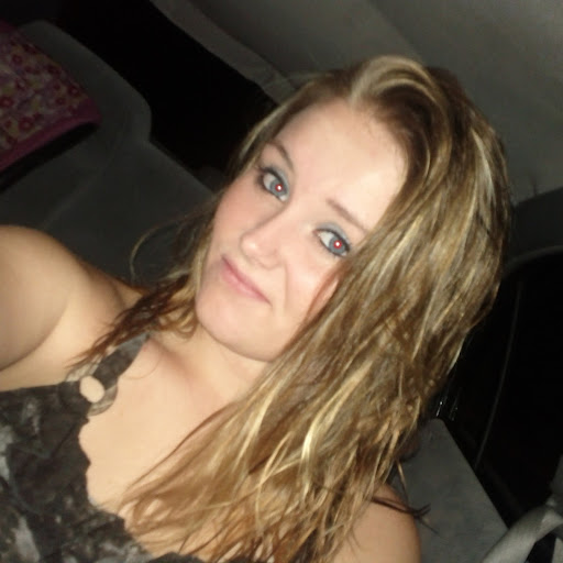 Layla Thompson Photo 26