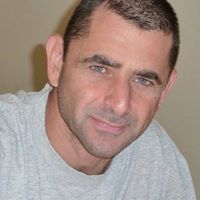 Phillip Scott Photo 37