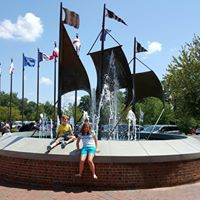 Allison Black Photo 26