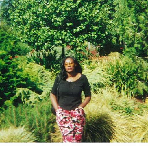 Julie Vaughn Photo 47