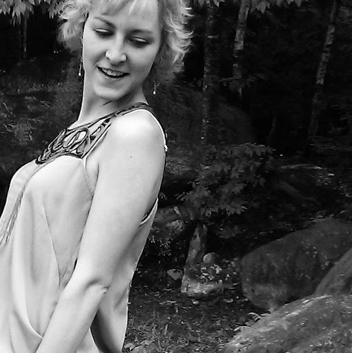 Hannah Webber Photo 14