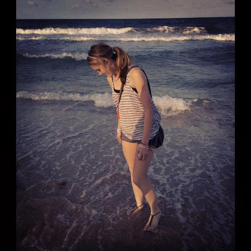 Lora Taylor Photo 23
