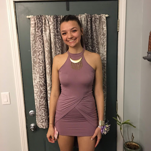 Rachel Barrow Photo 40