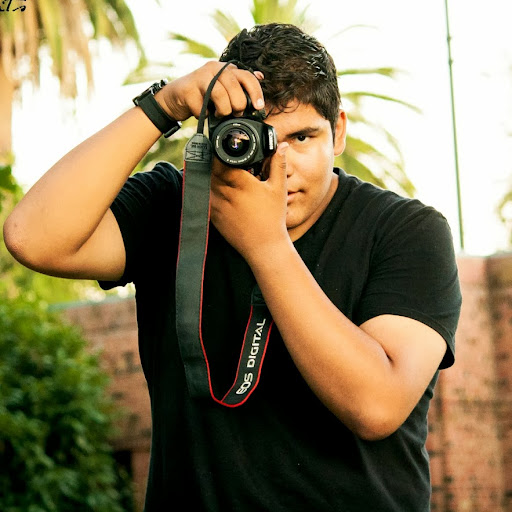 Felipe Villanueva Photo 6