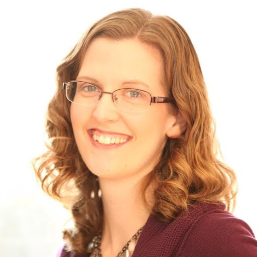Marie Larson Photo 6