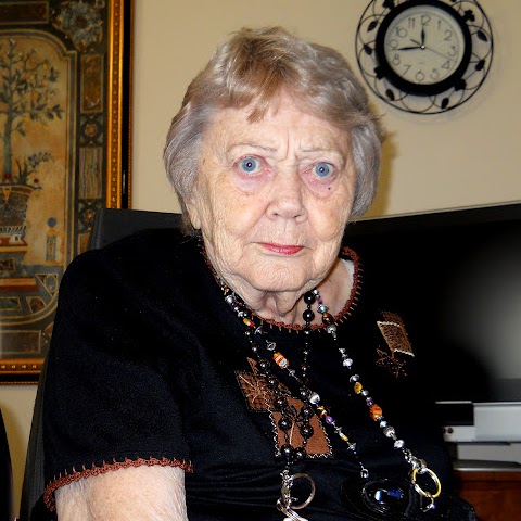 Shirley Perry Photo 25