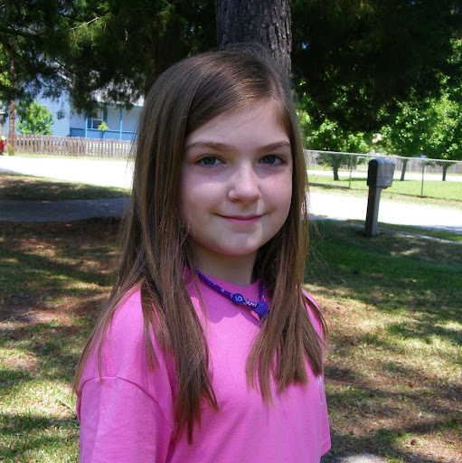 Elizabeth Bright Photo 12