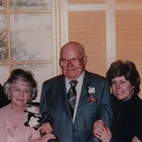 Marie Devries Photo 3
