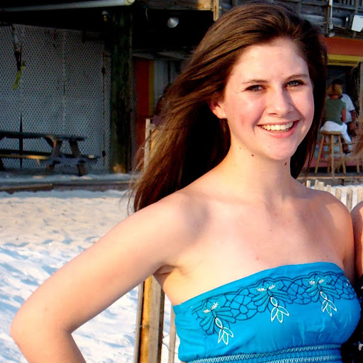 Laura Mullen Photo 34