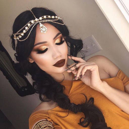 Lilly Anderson Photo 39