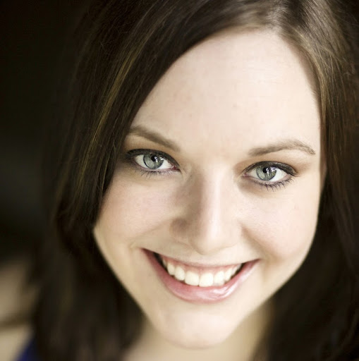 Allison Toth Photo 15