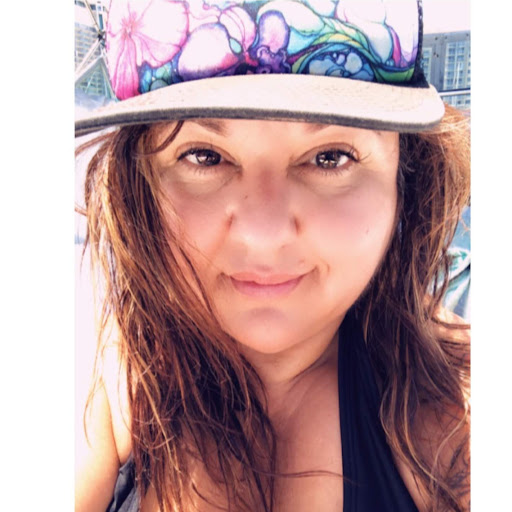 Lisa Gonzalez Photo 32