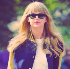 Rebecca Swift Photo 27