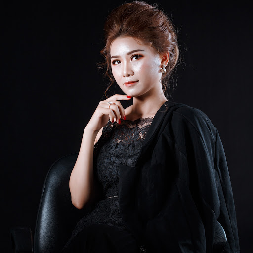 Hoa Huynh Photo 30