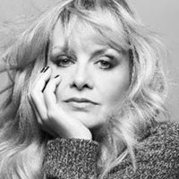 Julie Lohse Photo 11