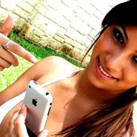 Andrea Flores Photo 34