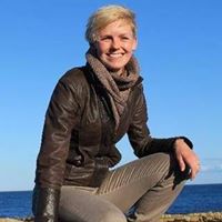 Julia Ernst Photo 20