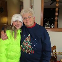 Elizabeth Landers Photo 22