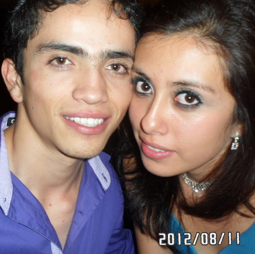Karina Robles Photo 16
