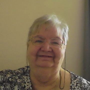 Sandra English Photo 15