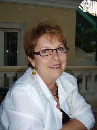 Lynn Lyons Photo 27