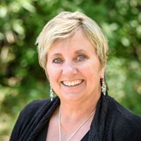 Carole Webb Photo 28