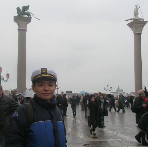 David He Photo 14