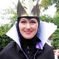 Alison Burt Photo 22