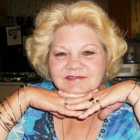Gloria Lyons Photo 11