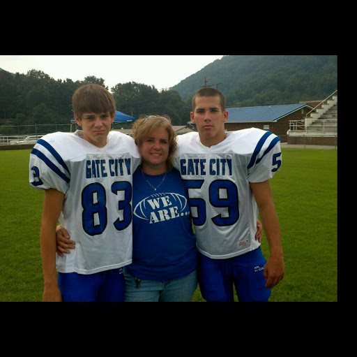 Michelle Hensley Photo 33