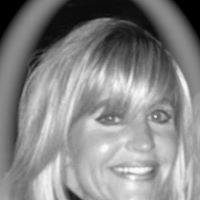 Melanie Lawrence Photo 44