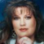 Julie Gomes Photo 15