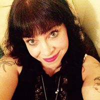 Julia Latham Photo 22