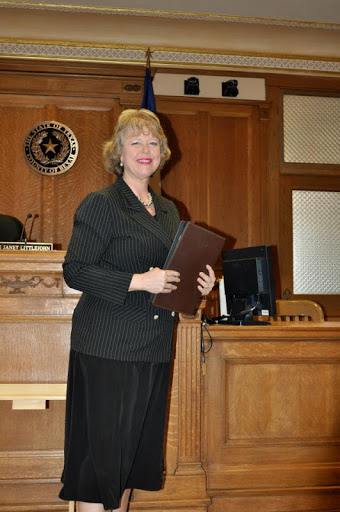 Laura Heard Photo 26