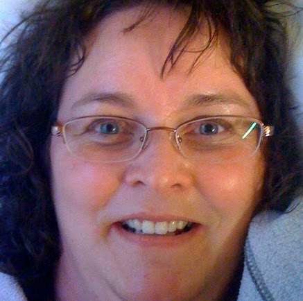 Julie Davis Photo 50
