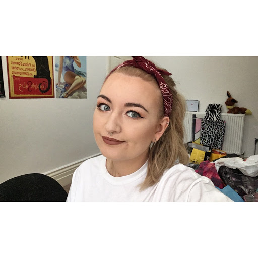 Charlotte Owen Photo 6