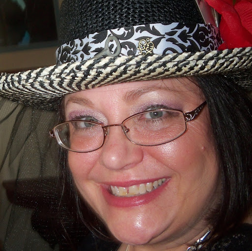 Laurie Miller Photo 35