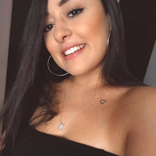 Anne Ferreira Photo 10