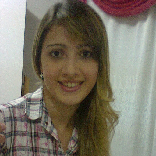 Stephanie Gomes Photo 25